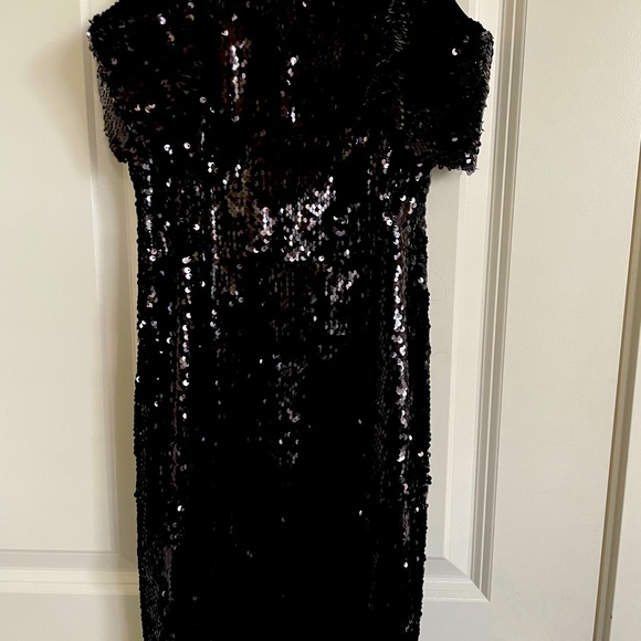 NWT ZARA Black Sequin Mini Dress Ruffled V-Neckline Cocktail Sexy size XS - Picture 3 of 3